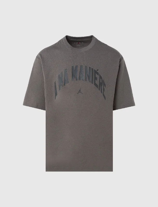 A MA MANÍERE T-SHIRT